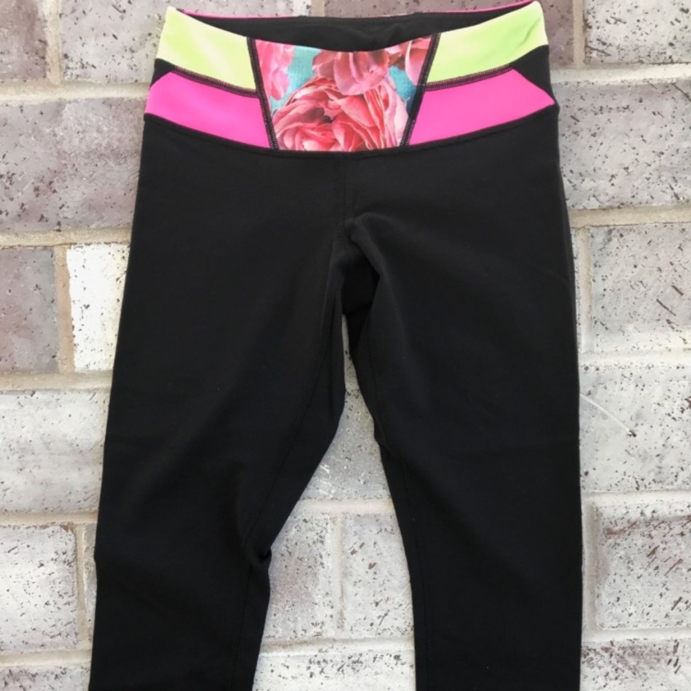 Floral reversible lululemon cropped leggings